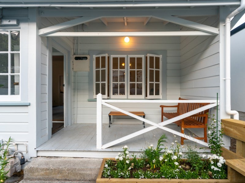 225 Sutherland Road, Lyall Bay, Wellington - Carousel 1