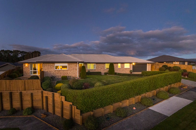 28 Galea Grove, Kelvin Grove, Palmerston North - Carousel 1