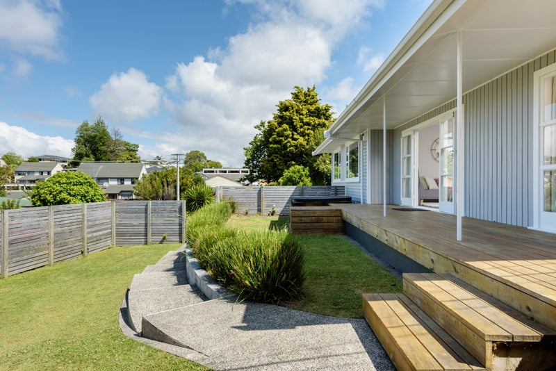 9 Russell Place, Brookfield, Tauranga - Carousel 1