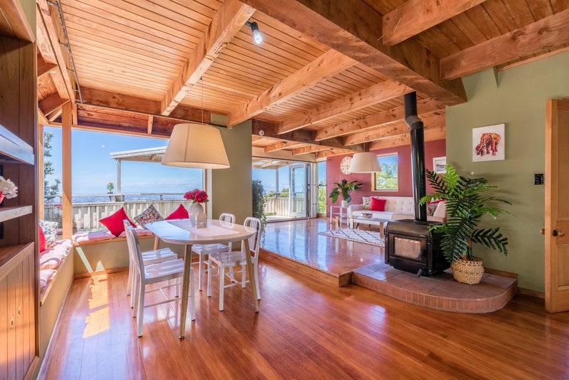 11 Cascade Avenue, Waiatarua, Auckland - Carousel 1