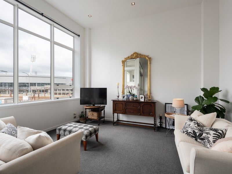 109/107 Thorndon QUAY, THORNDON, Wellington - Carousel 1