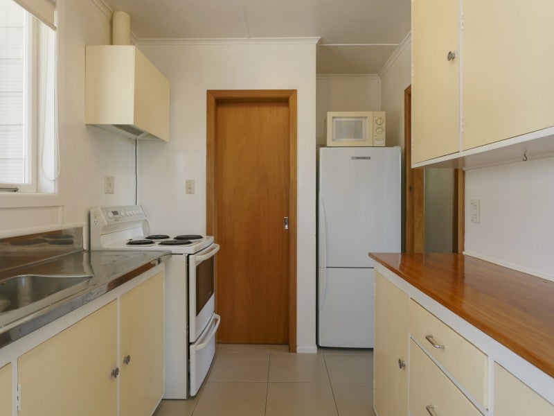 34 Aubrey Crescent, Rainbow Point, Taupo - Carousel 2