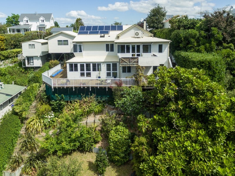 19 Lighthouse Road, Bluff Hill, Napier - Carousel 1