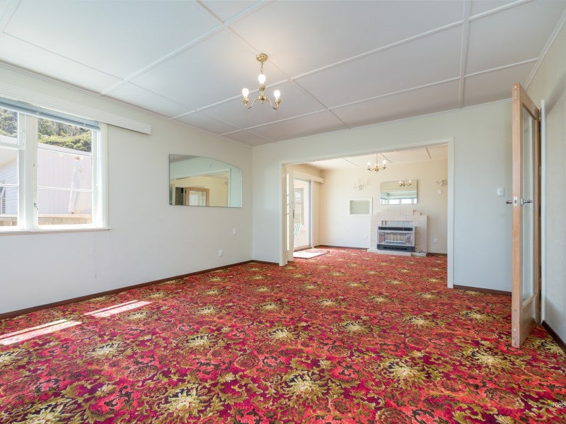 198 Whites Line East, Waiwhetū, Lower Hutt - Carousel 2