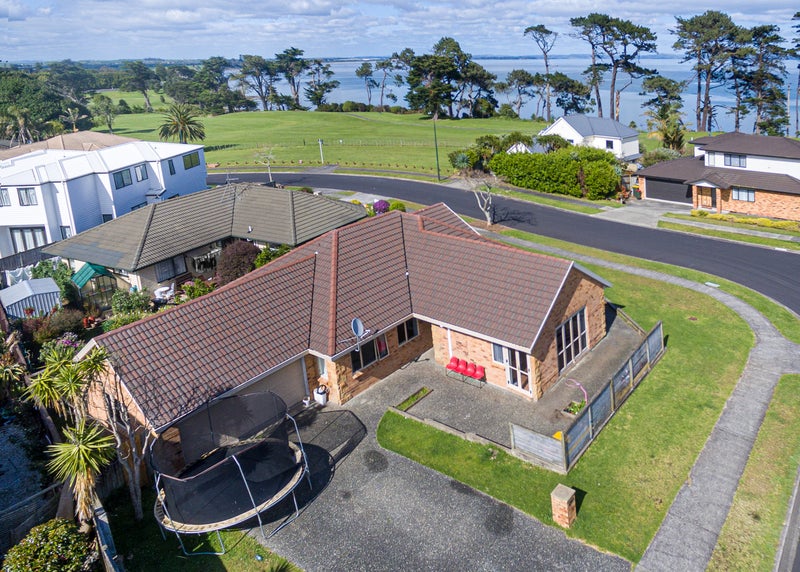 14 Nicholas Gibbons Drive, Clendon Park, Auckland - Carousel 2
