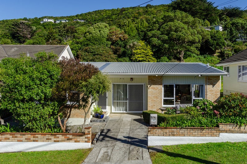 117 Parkvale Road, Karori, Wellington - Carousel 2