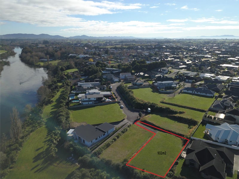 17 Riverside Lane, Flagstaff, Hamilton - Carousel 1