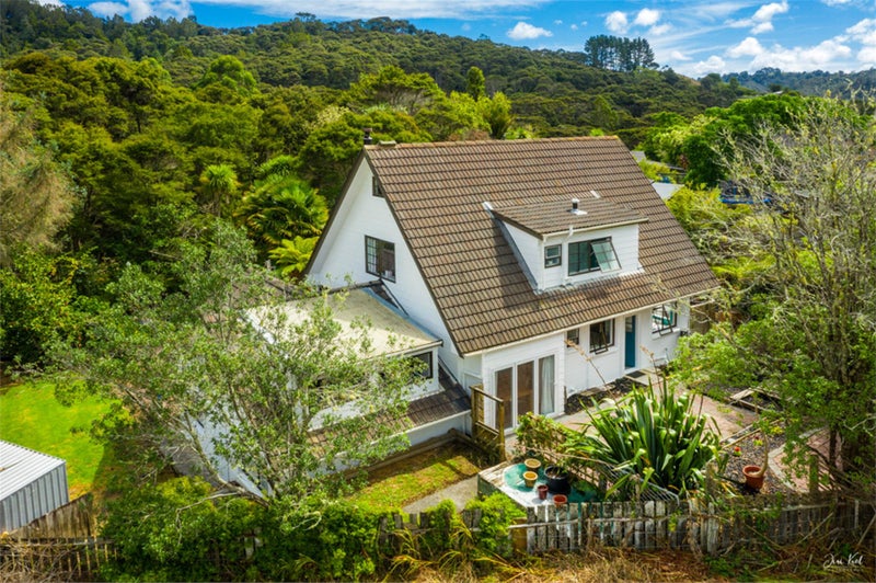84 Grassmere Road, Henderson Valley, Auckland - Carousel 1