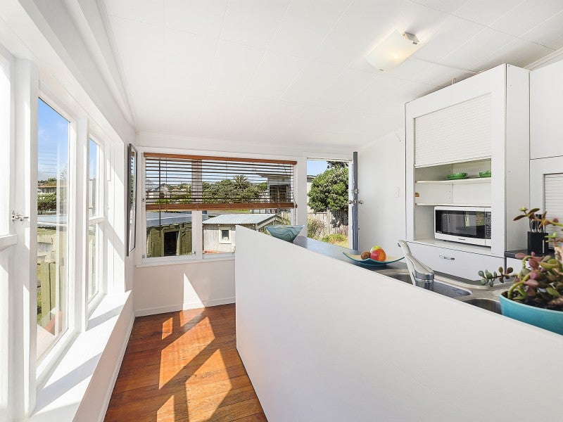 3 Toms Road, Titahi Bay, Porirua - Carousel 24