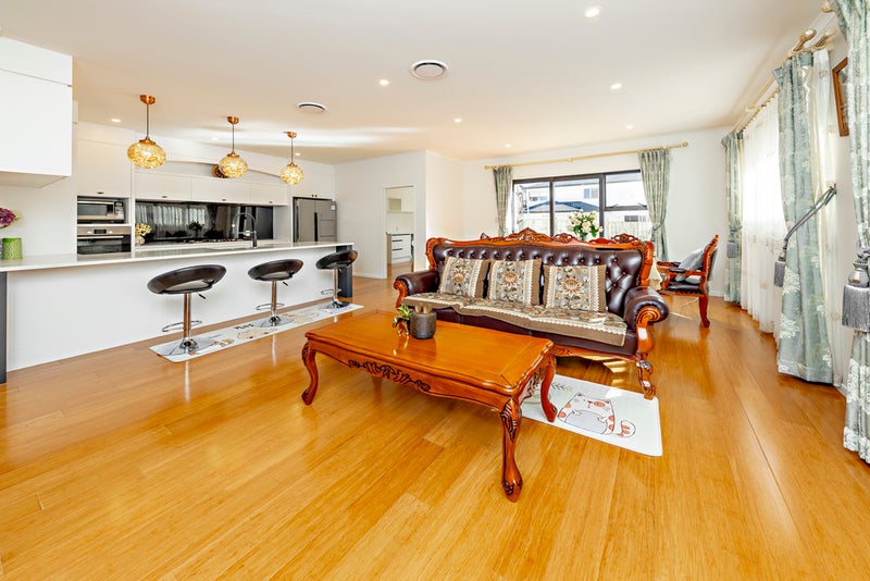 11 Carrygawley Road, Flat Bush, Auckland - Carousel 1