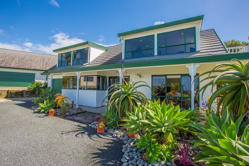 15 Sirrah Street, Okitu, Gisborne - Carousel 1