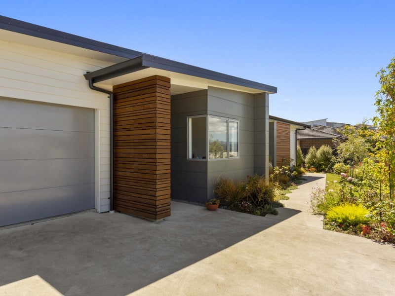36 Meadowbank Drive, Belmont, Lower Hutt - Carousel 2