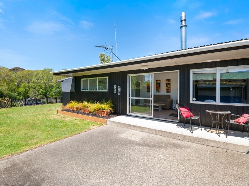 2//21 Kinloch Road, Kinloch, Taupo - Carousel 1