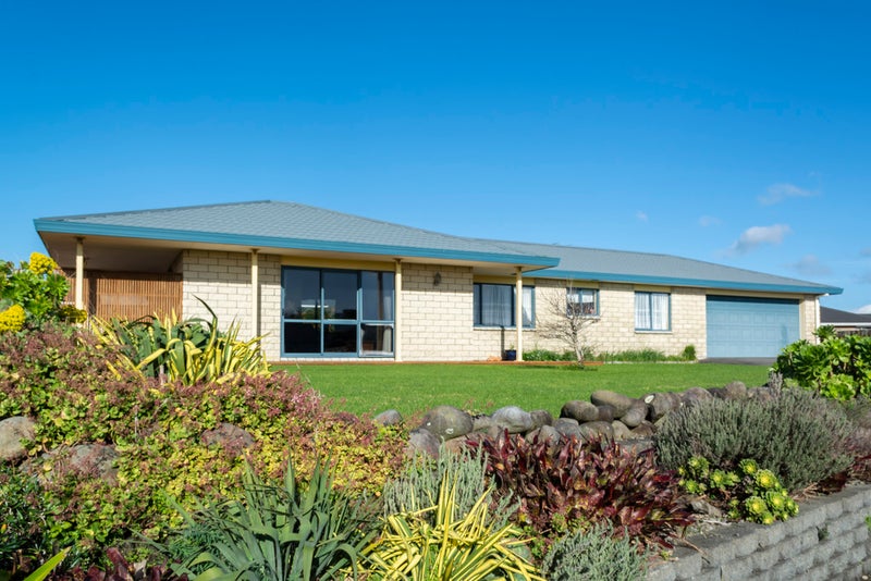 32 Dillon Drive, Bell Block, New Plymouth - Carousel 1