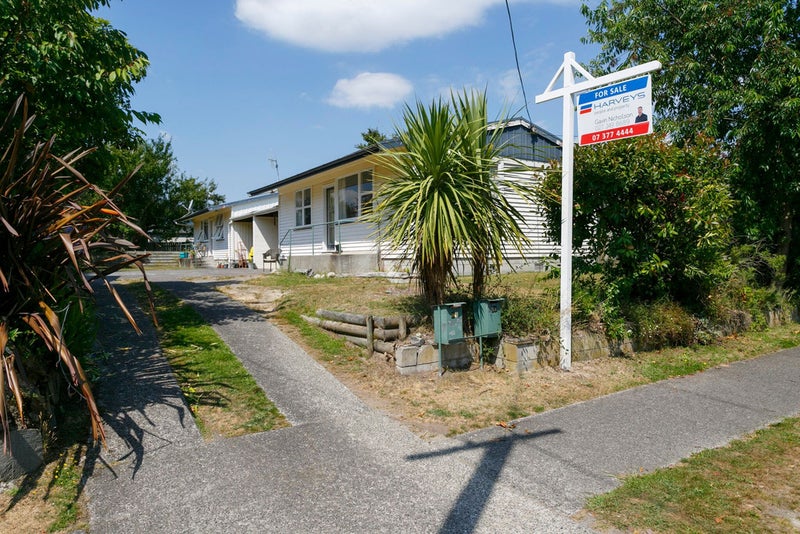 8 Kōtare Street, Hilltop, Taupō - Carousel 1