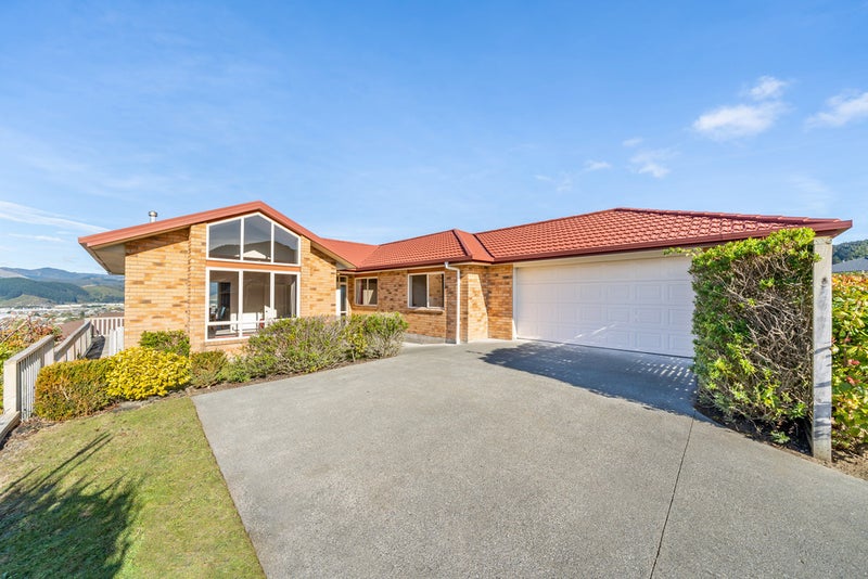 11 James Nairn Grove, Riverstone Terraces, Upper Hutt - Carousel 24