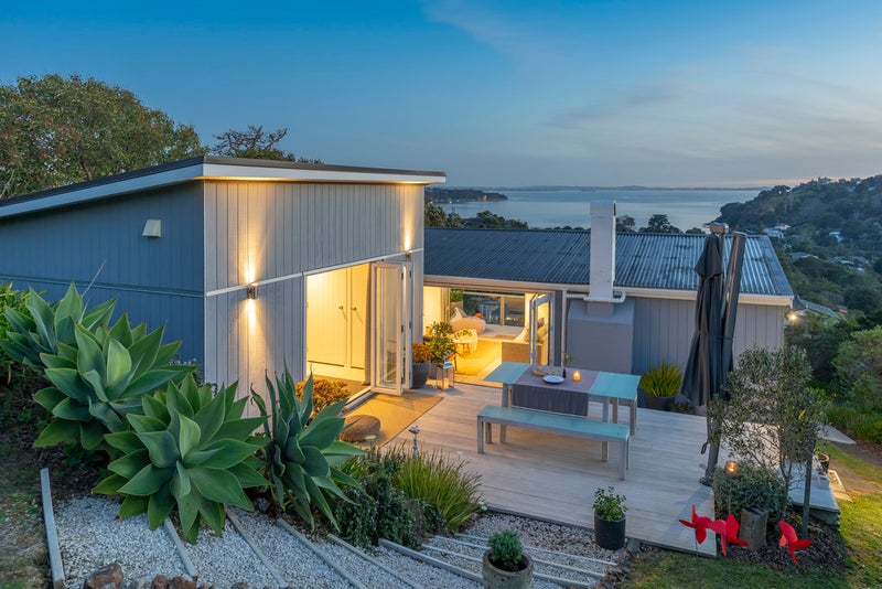 15 Moana Avenue, Surfdale, Waiheke Island - Carousel 1