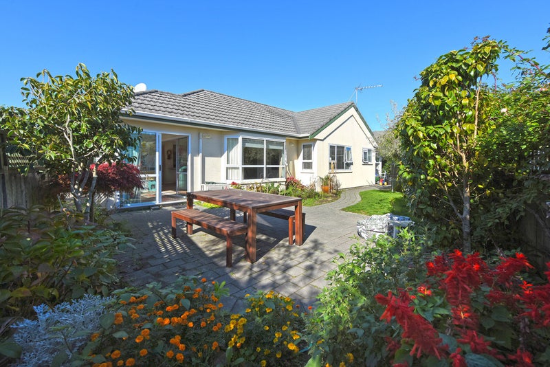 17 Millwood Place, Silverstream, Upper Hutt - Carousel 1