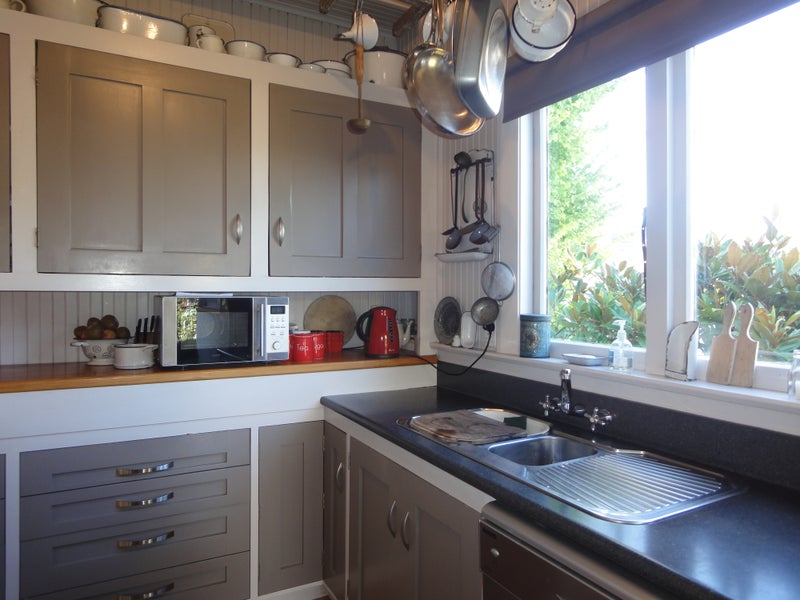 1 Seaview Terrace, Northland, Wellington - Carousel 2