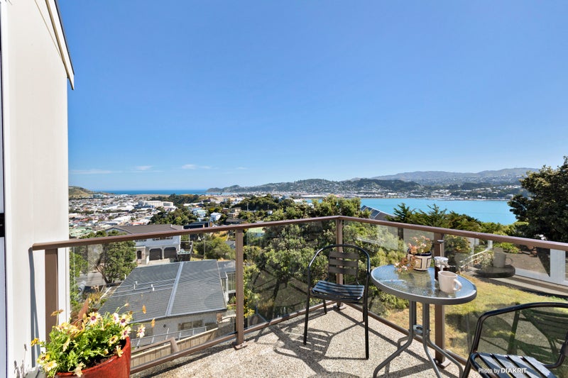 7/21 Duchess Place, Maupuia, Wellington - Carousel 1