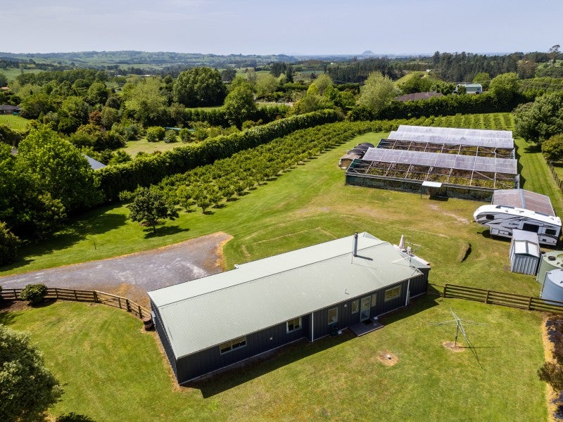 39 Walter Henry Drive, Tauranga - Carousel 1