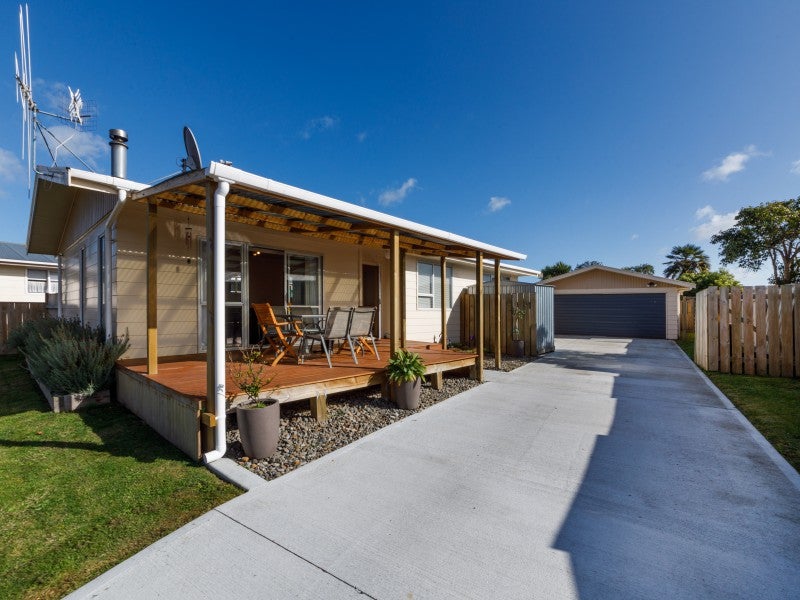 110 Apollo Parade, Milson, Palmerston North - Carousel 2