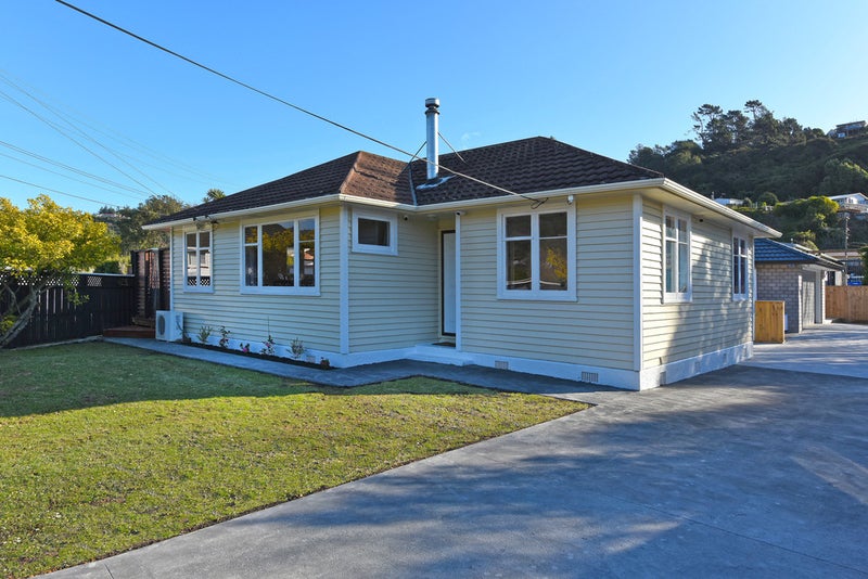 12 Richard Grove, Stokes Valley, Lower Hutt - Carousel 1