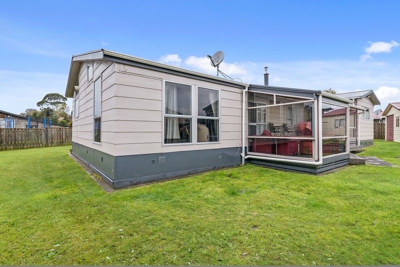 97 Aquarius Drive, Kawaha Point, Rotorua - Carousel 1