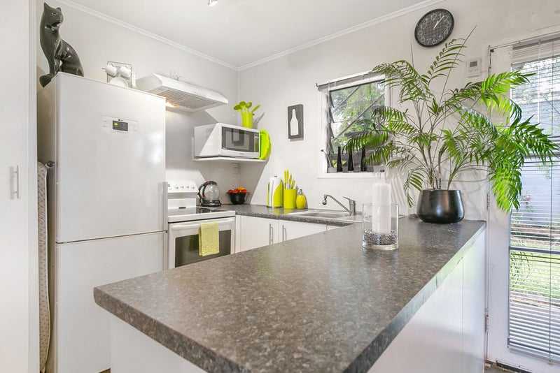 2/115 Gowing Drive, Meadowbank, Auckland - Carousel 2