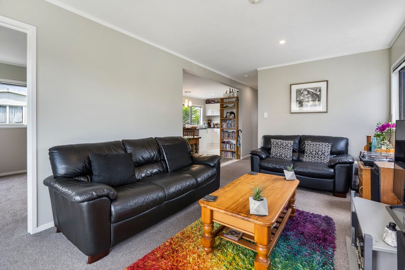 2//277 PORCHESTER Road, Takanini, Auckland  - Carousel 2
