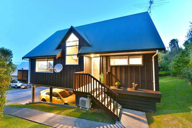 4 Greenview Lane, Red Beach, Whangaparāoa - Carousel 1