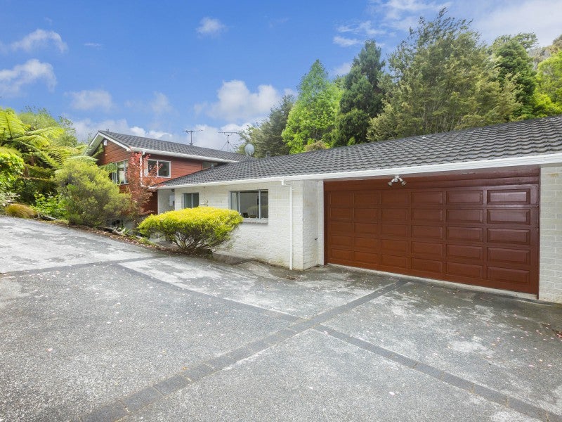 61 Blue Mountains Road, Pinehaven, Upper Hutt - Carousel 2