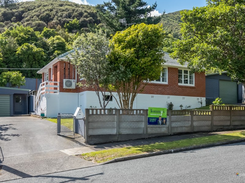 43 Judd Crescent, Naenae, Lower Hutt - Carousel 1