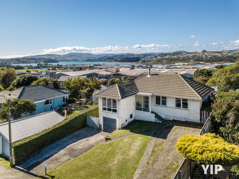 3 Aparangi Crescent, Elsdon, Porirua - Carousel 1