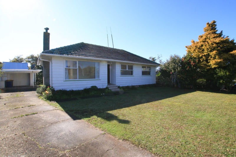 12 La Rosa Street, Green Bay, Auckland - Carousel 1