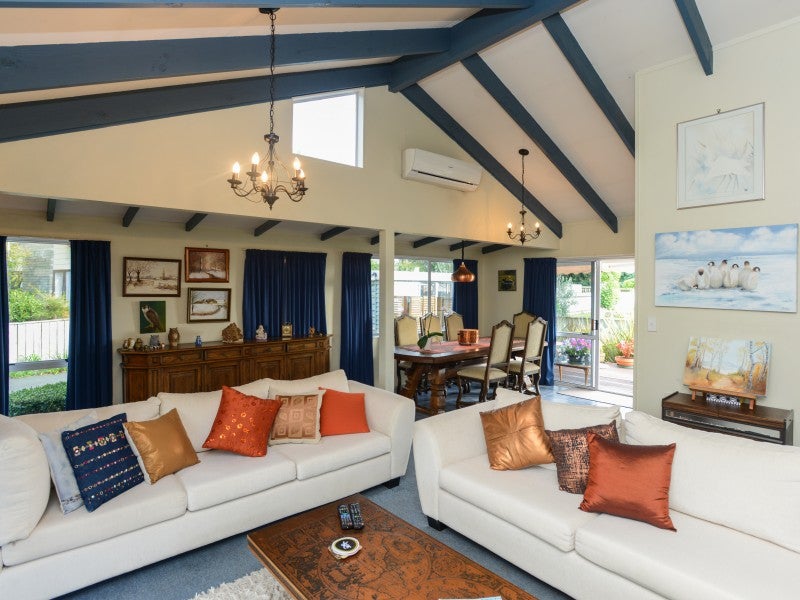 14 Whiting Crescent, Greenmeadows, Napier - Carousel 1
