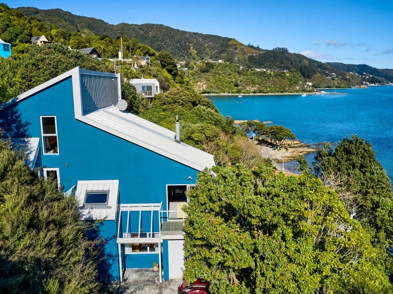 125B Marine Drive, Sorrento Bay, Lower Hutt - Carousel 1