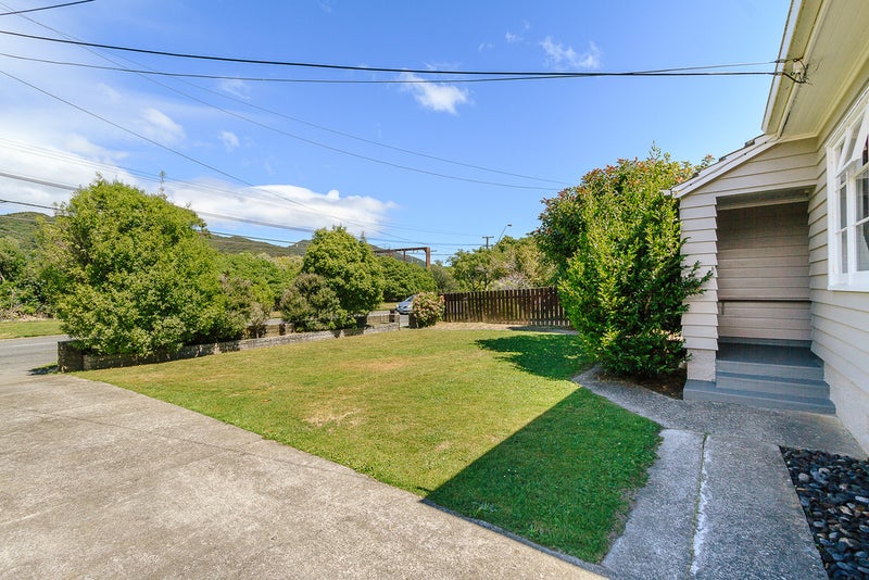 142 Oxford Terrace, Epuni, Lower Hutt - Carousel 2