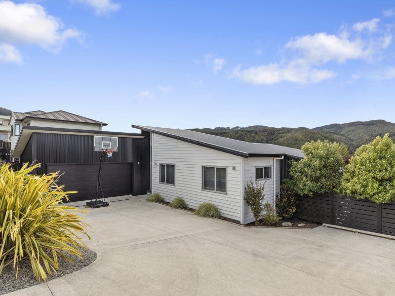 111 Kirton Drive, Riverstone Terraces, Upper Hutt - Carousel 1