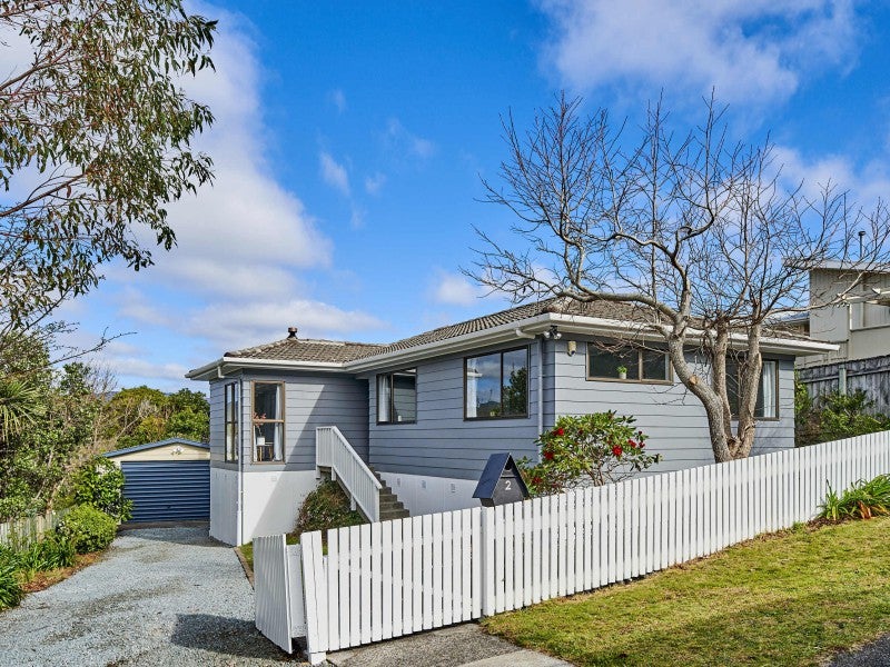 2 Gainsborough Grove, Belmont, Lower Hutt - Carousel 1