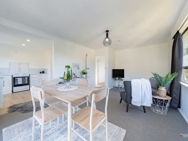 17C Rose Street, Ranui Heights, Porirua - Carousel 1