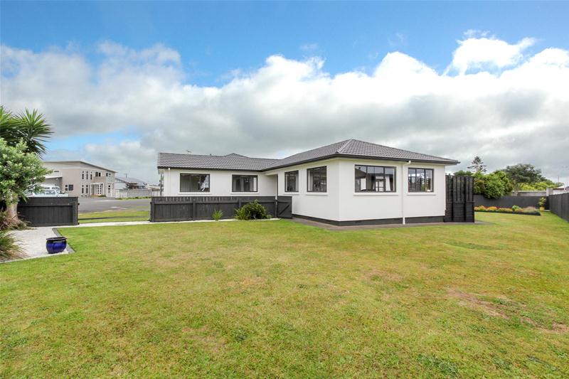 1 Tainui Street, Welbourn, New Plymouth - Carousel 18