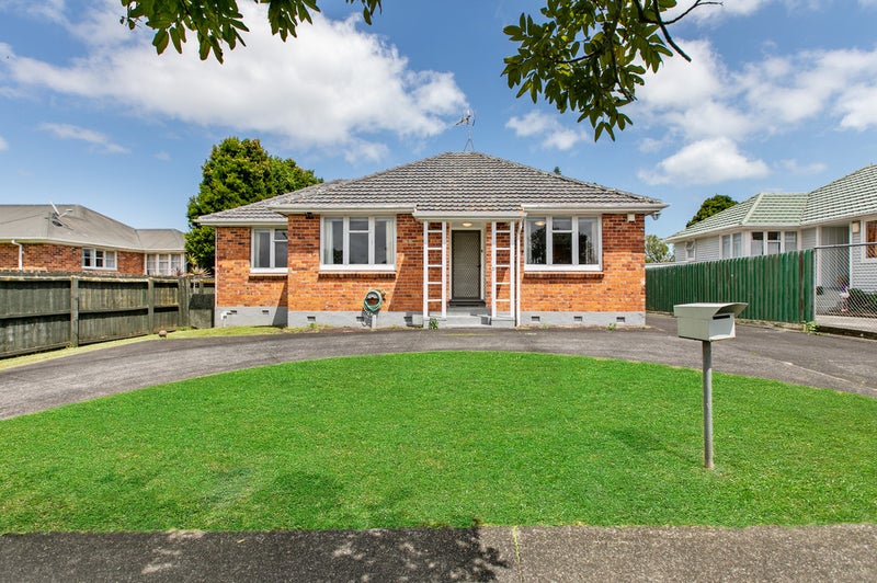 21 Heatherbank Street, Glen Innes, Auckland - Carousel 1