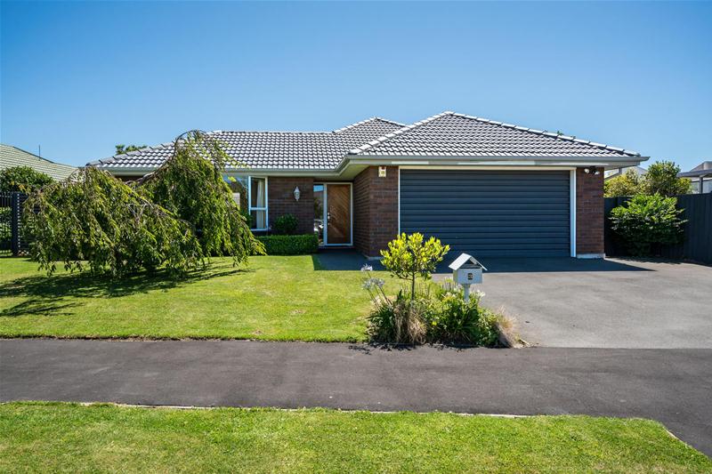 3 Thornwood Place, Redwood, Christchurch - Carousel 14