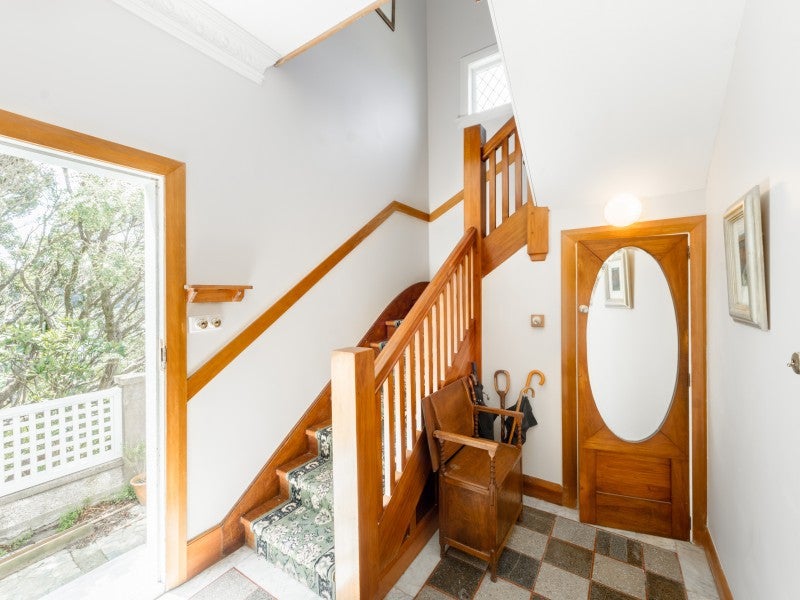 72 Raroa Road, Kelburn, Wellington - Carousel 2