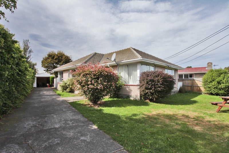 22 Vardon Crescent, Shirley, Christchurch - Carousel 1