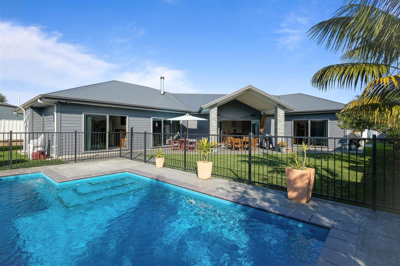 14 Charteris Rise, Riverdale, Gisborne - Carousel 1