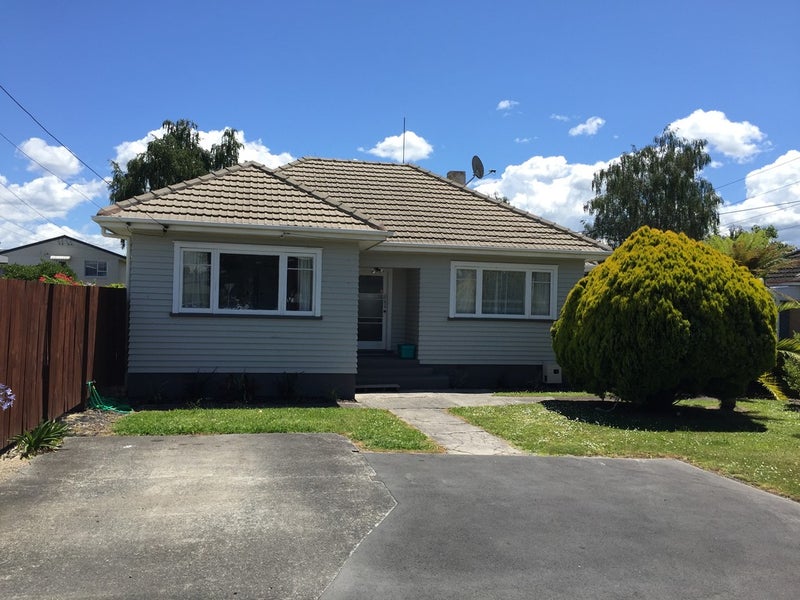 25 Cameron Road, Hamilton East, Hamilton - Carousel 1