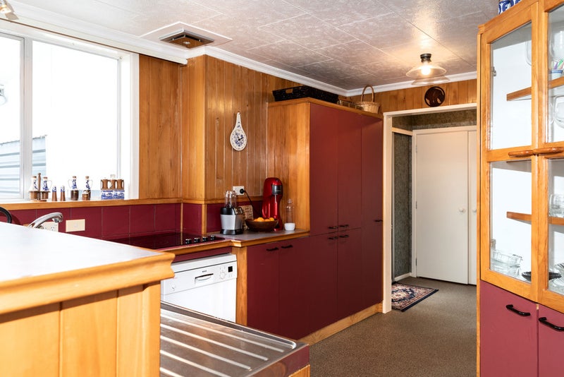 7 Peace Avenue, Moturoa, New Plymouth - Carousel 26