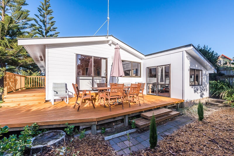 183 Tutere Street, Waikanae Beach, Waikanae - Carousel 1